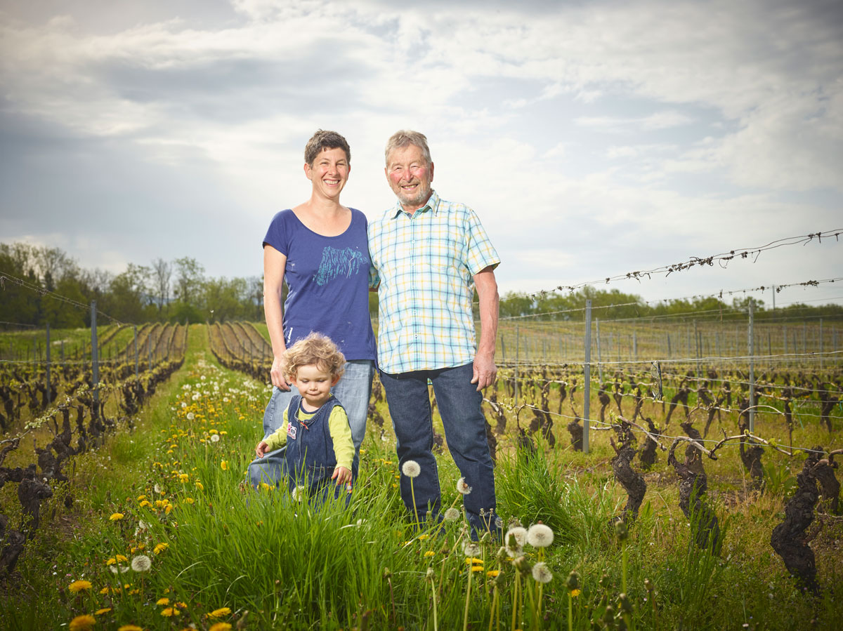 Léonie et Raymond Cocquio Léonie et Raymond Coquio dans leurs vignes